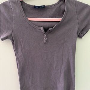 Brandy Melville Zelly Short Sleeve Top Gray - like new